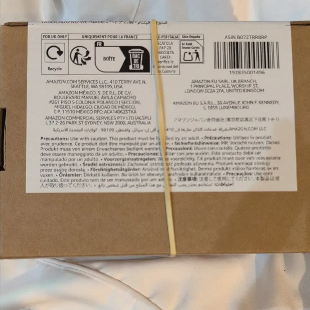 Amazon Basics amazonbasics cat